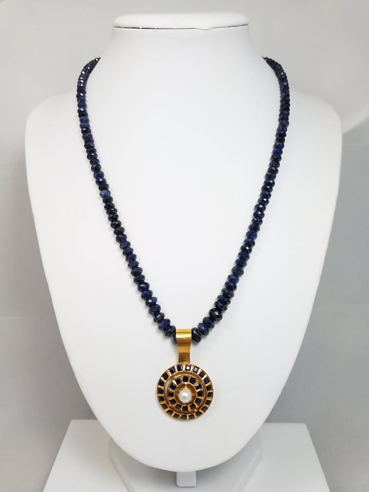 Beautiful Faceted Sapphire Bead Pearl 21k Gold Pendant Necklace