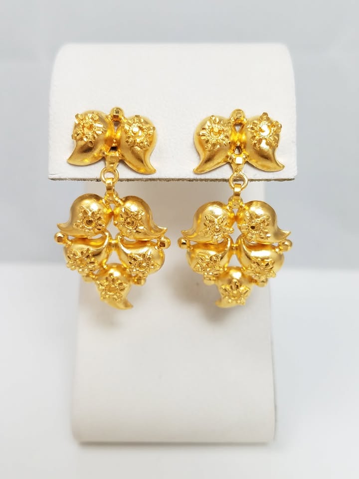 Intricate 22k Yellow Gold Dangle Earrings