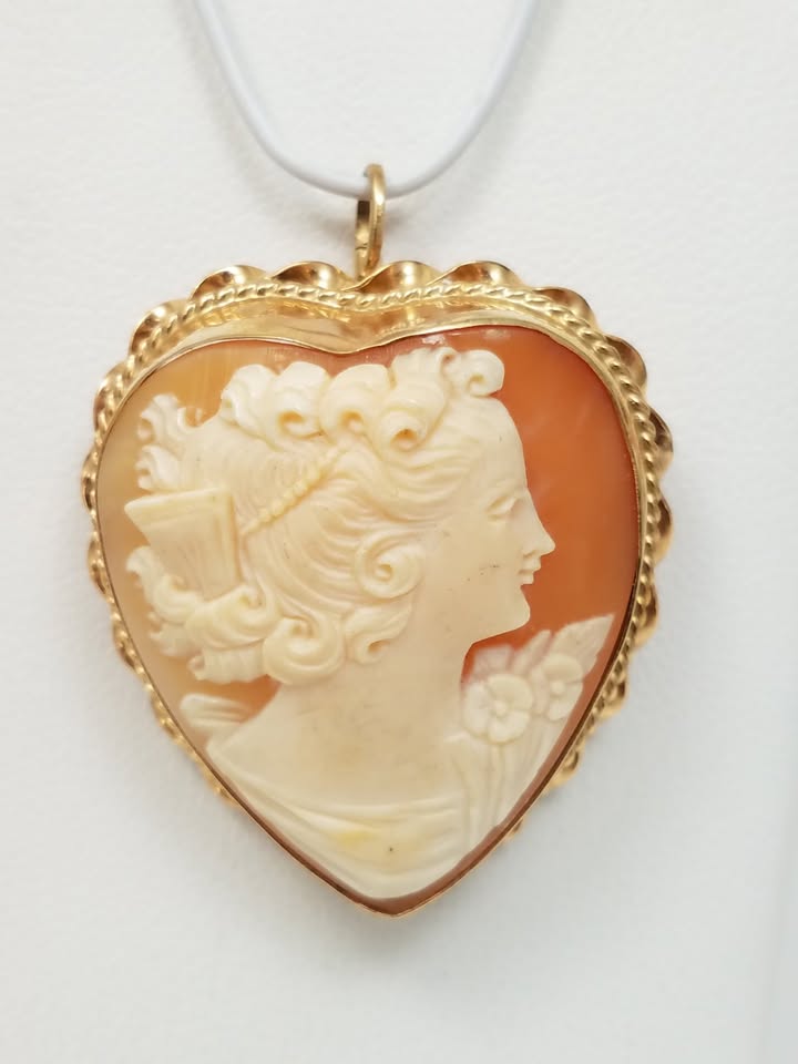 Vintage 14k Yellow Gold Shell Cameo Heart Pendant/Brooch