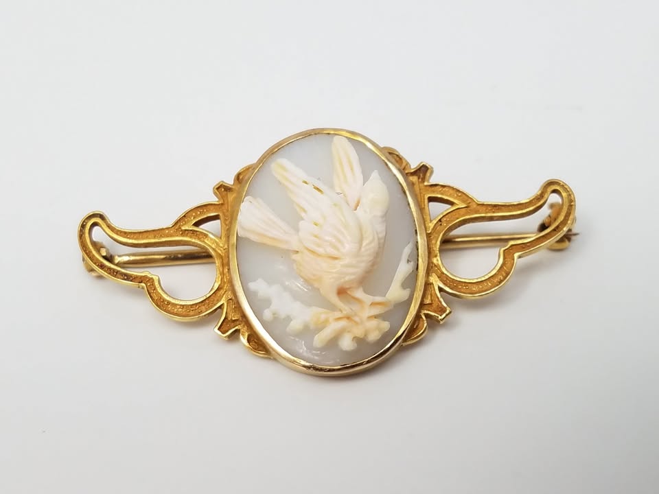 Uncommon Vintage 14k Yellow Gold Carved Shell Bird Cameo Pin/Brooch