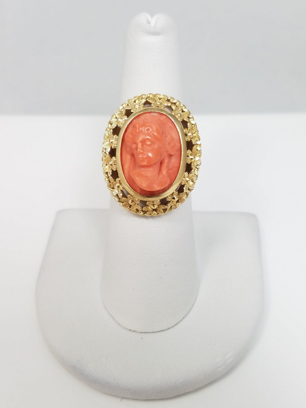 Vintage Coral Cameo 14k Yellow Gold Ring