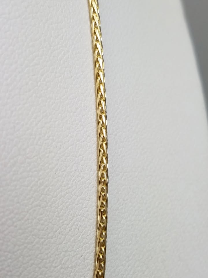 Sleek 14k Yellow Gold Solid Round Wheat 18" Chain