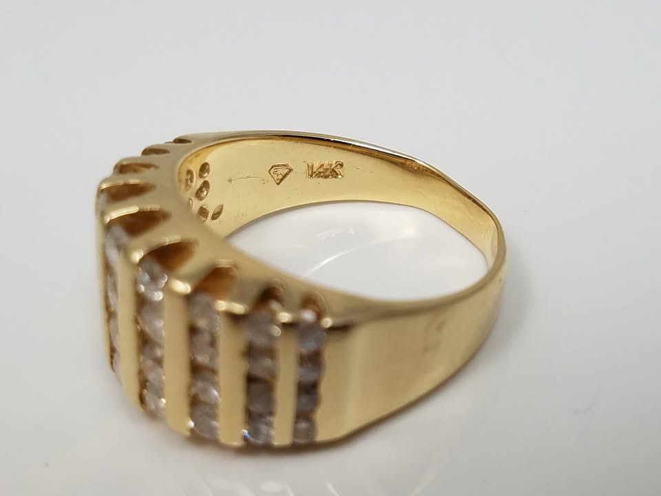 Casual 14k Yellow Gold Natural Diamond Ring Band