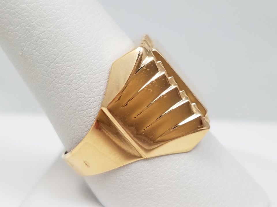 New 18k Yellow Gold Signet Ring