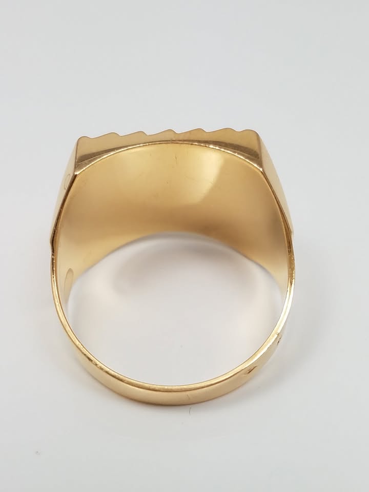 New 18k Yellow Gold Signet Ring