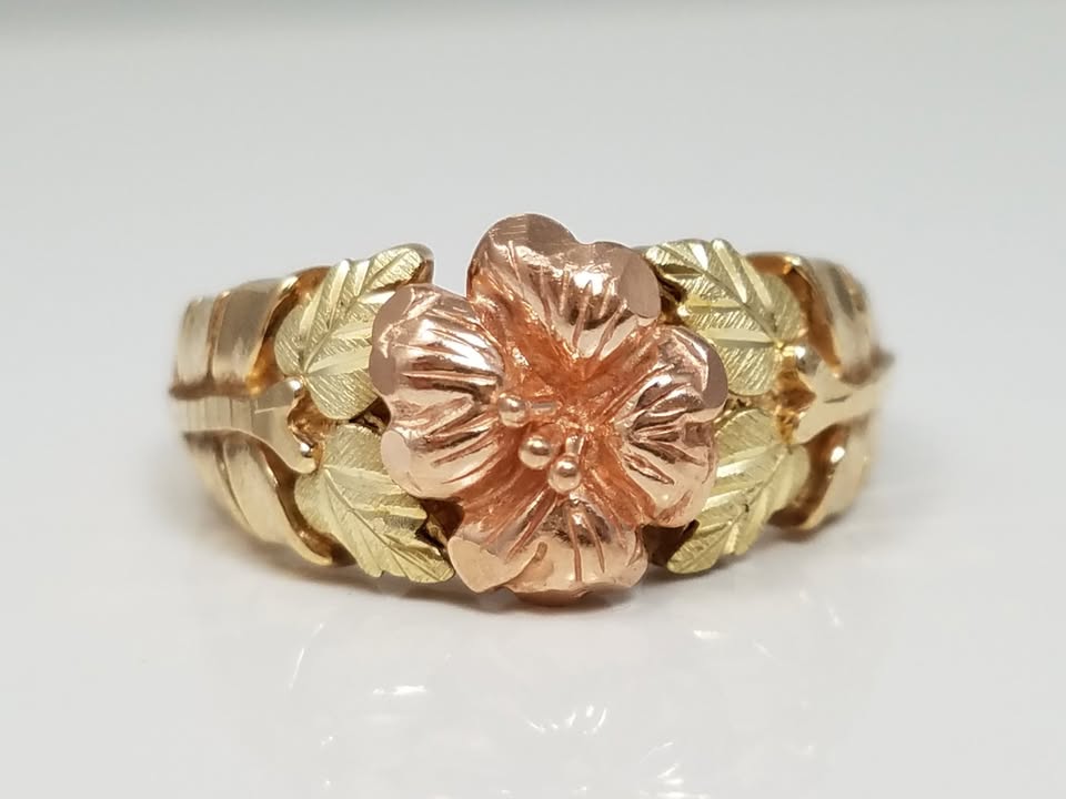 Cute 10k Yellow & Rose Gold Flower Ring