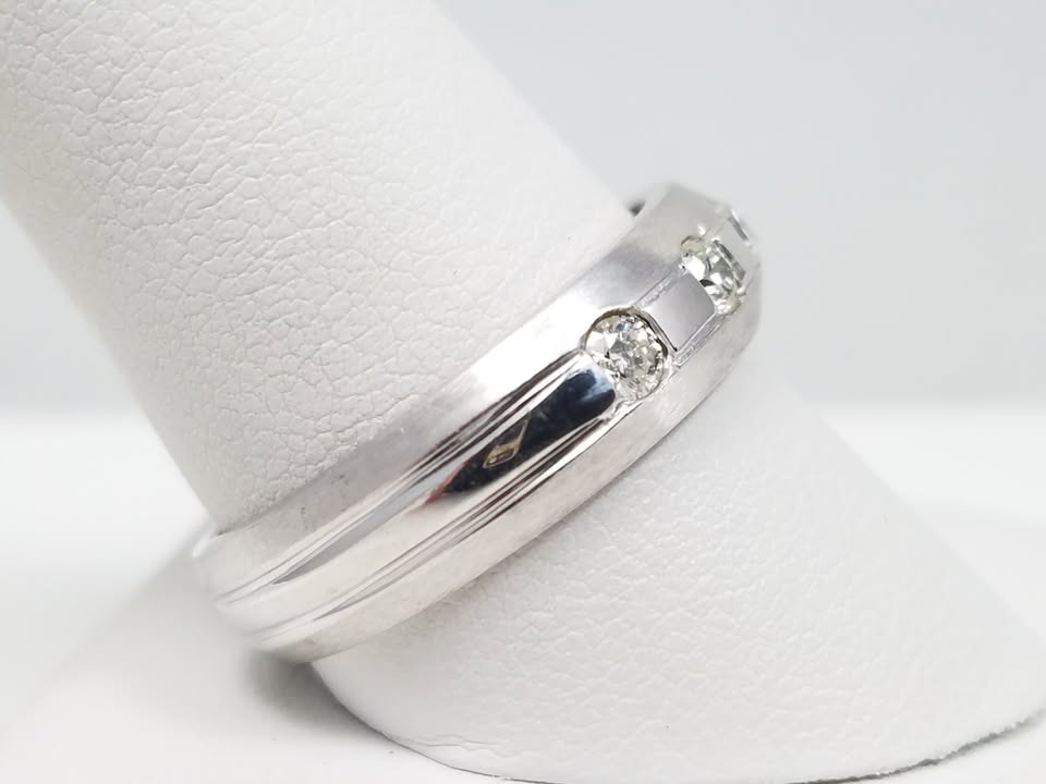 Dazzling 14k White Gold Natural Diamond Wedding Ring Band