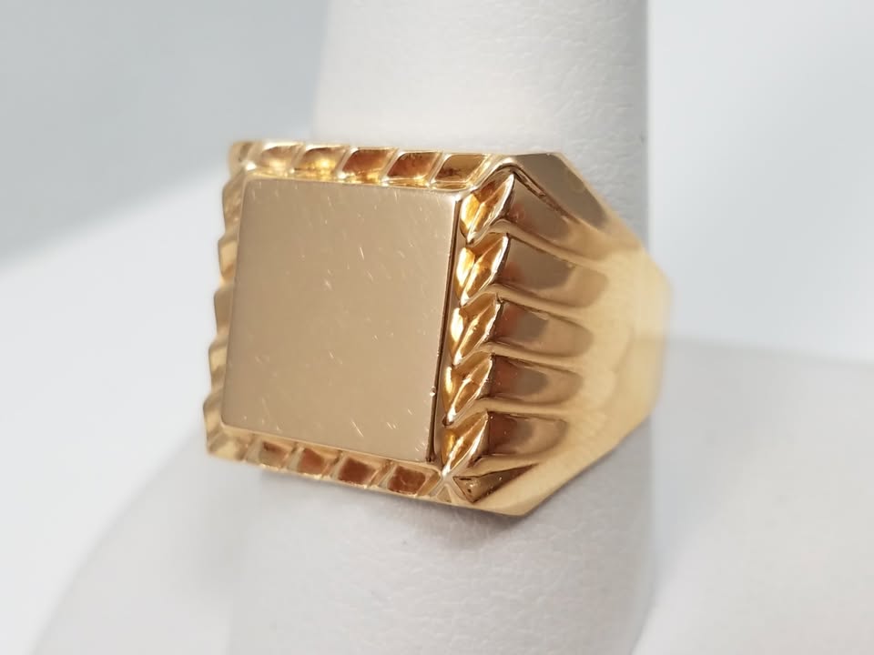 New 18k Yellow Gold Signet Ring