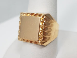 New 18k Yellow Gold Signet Ring