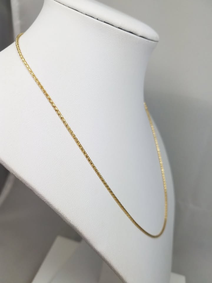 Sleek 14k Yellow Gold Solid Round Wheat 18" Chain