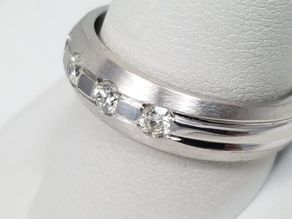 Dazzling 14k White Gold Natural Diamond Wedding Ring Band