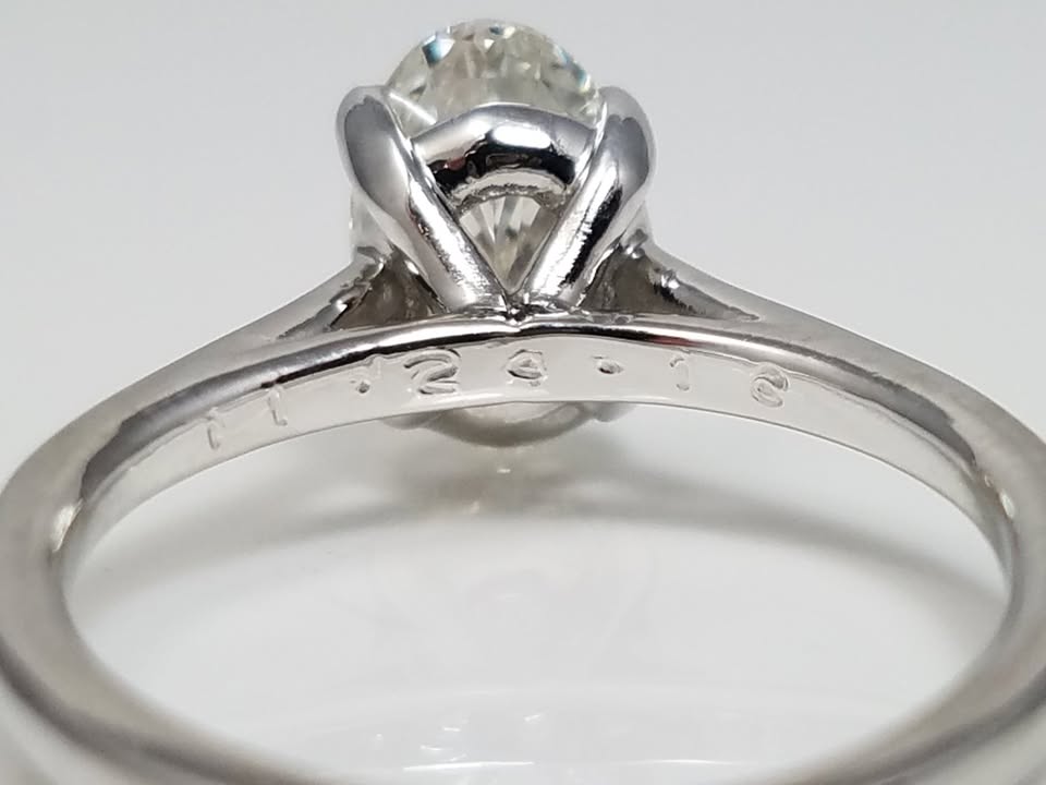 Exquisite Platinum GIA Certified 1.51ct Oval Natural Diamond Engagement Ring