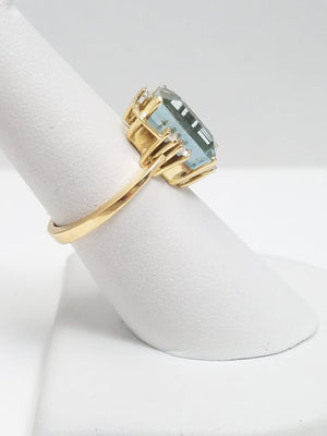 Elegant 18k Yellow Gold Lab Grown Sapphire Natural Diamond Ring