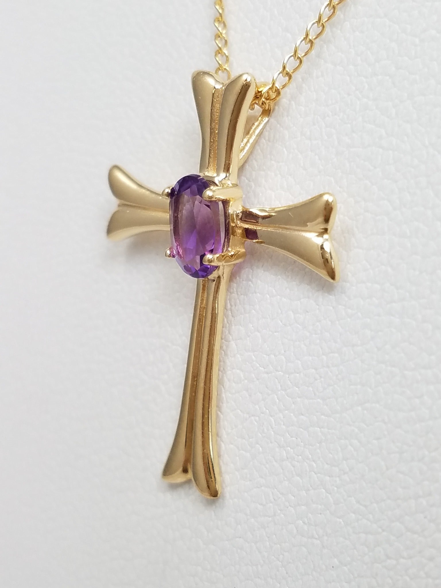 Sophisticated 18" 14k Yellow Gold Natural Amethyst Cross Pendant Necklace