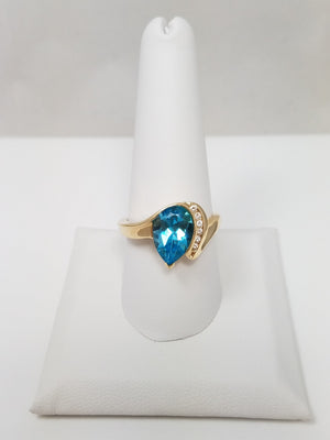 Eye-Catching Natural Blue Topaz 14k Yellow Gold Ring