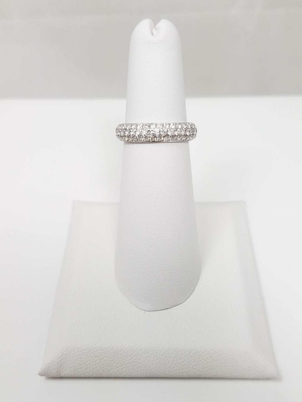 Stunning 18k White Gold Natural Diamond Pave Ring Band