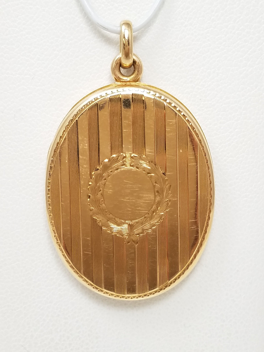 Remarkable 14k Yellow Gold Large Opening Locket Pendant