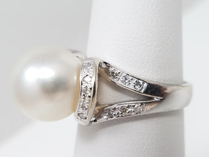 Extravagant 18k White Gold Cultured South Sea Pearl Natural Diamond Ring