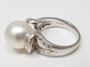 Extravagant 18k White Gold Cultured South Sea Pearl Natural Diamond Ring