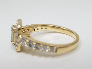 Gleaming 14k Yellow Gold Natural Diamond Engagement Ring