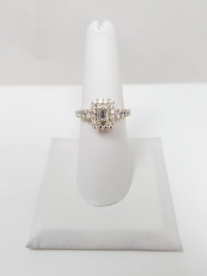 Gleaming 14k Yellow Gold Natural Diamond Engagement Ring