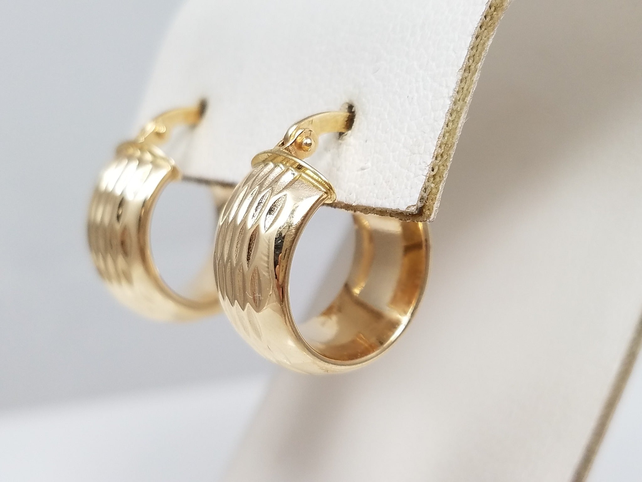 14k Yellow Gold Textured Hoop Earrings