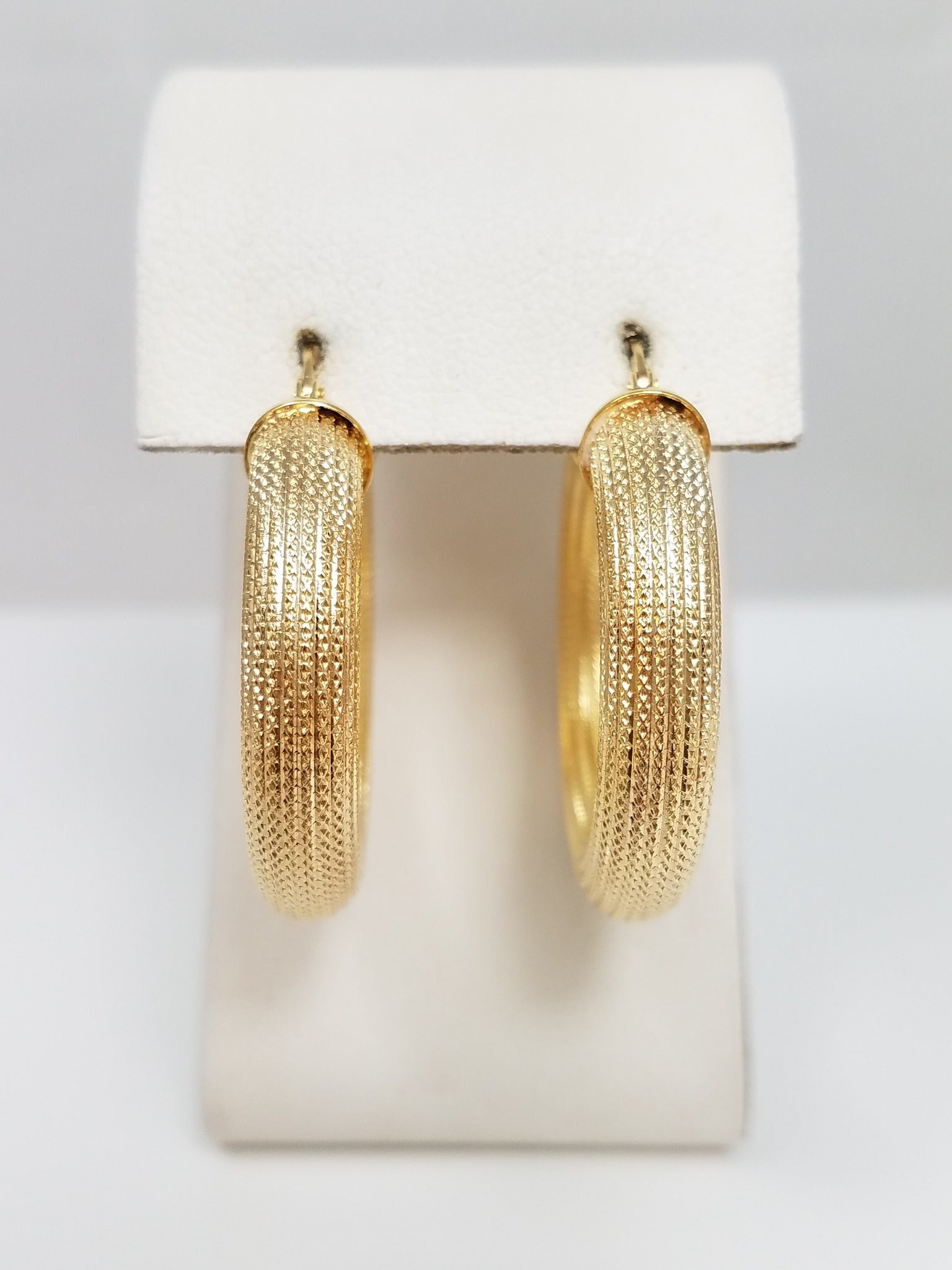 Attractive 14k Yellow Gold Hollow Textured Italian Hoop Earrings