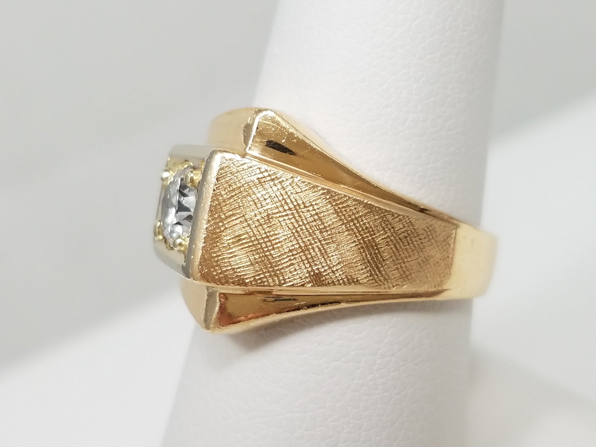Chic Vintage 14k Yellow Gold Natural Diamond Solitaire Ring