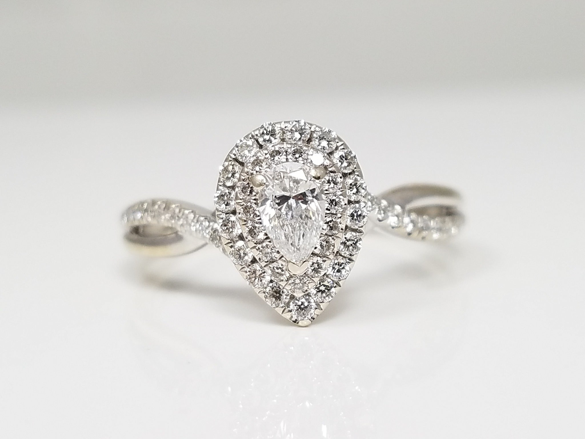 Scintillating 14k White Gold Natural Diamond Engagement Ring