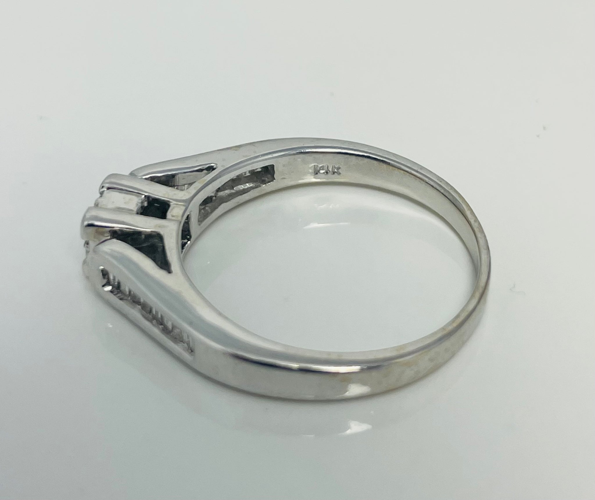 1/2ctw Natural Diamond 14k White Gold Engagement Ring