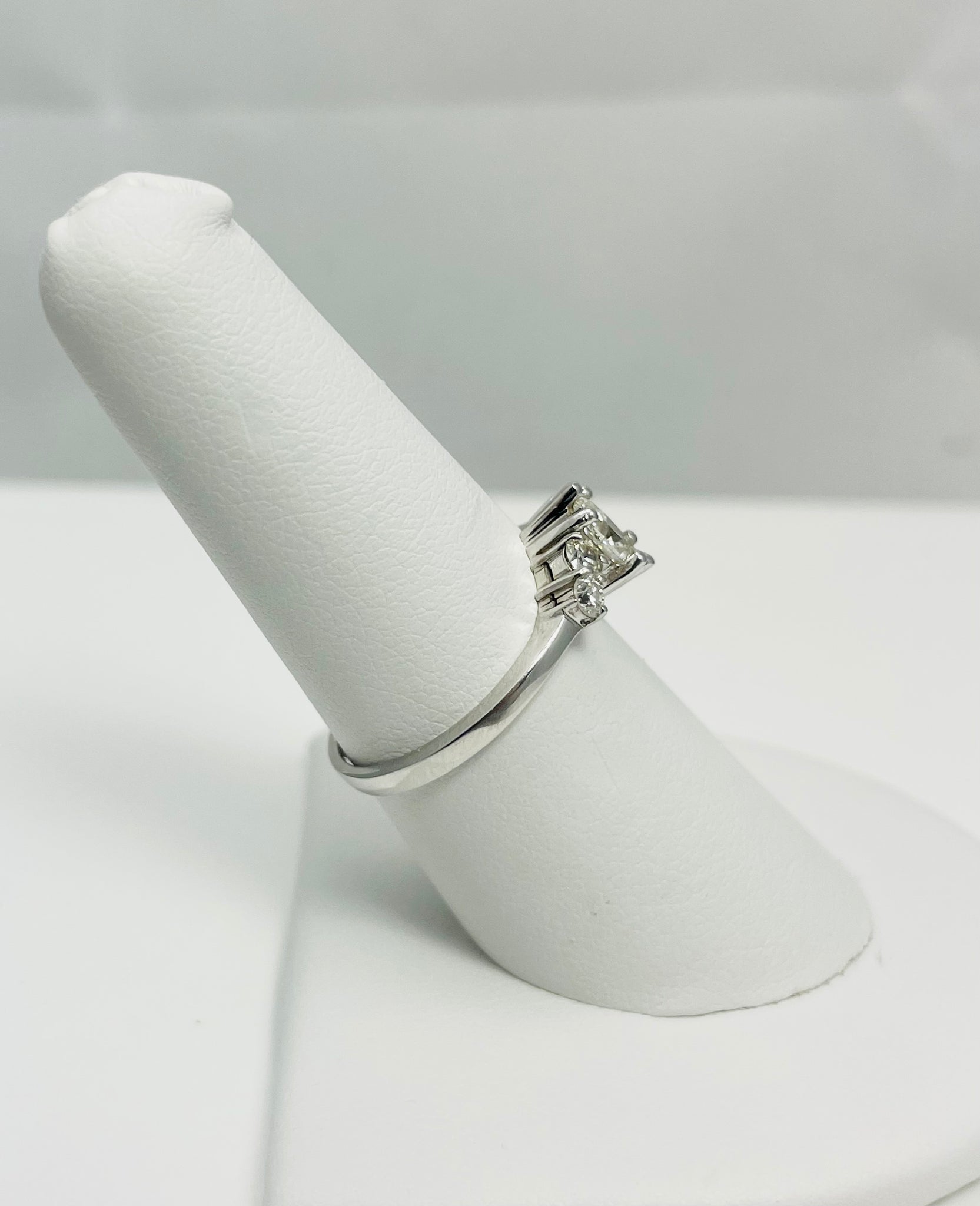 Sweet 1/2ctw Natural Diamond 14k White Gold Engagement Ring