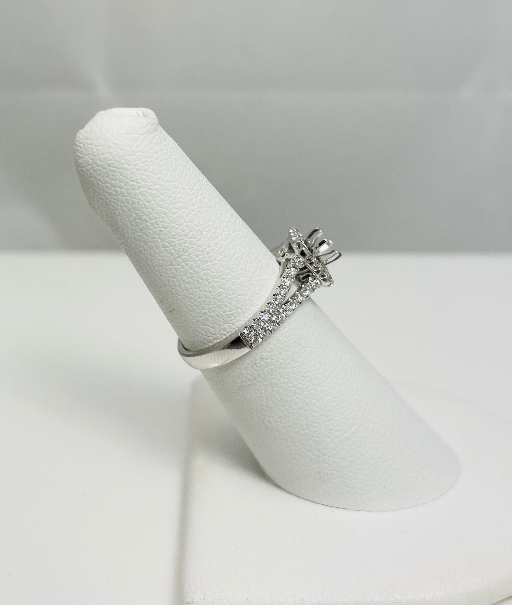 New! 14k White Gold Natural Diamond Engagement Ring Mount
