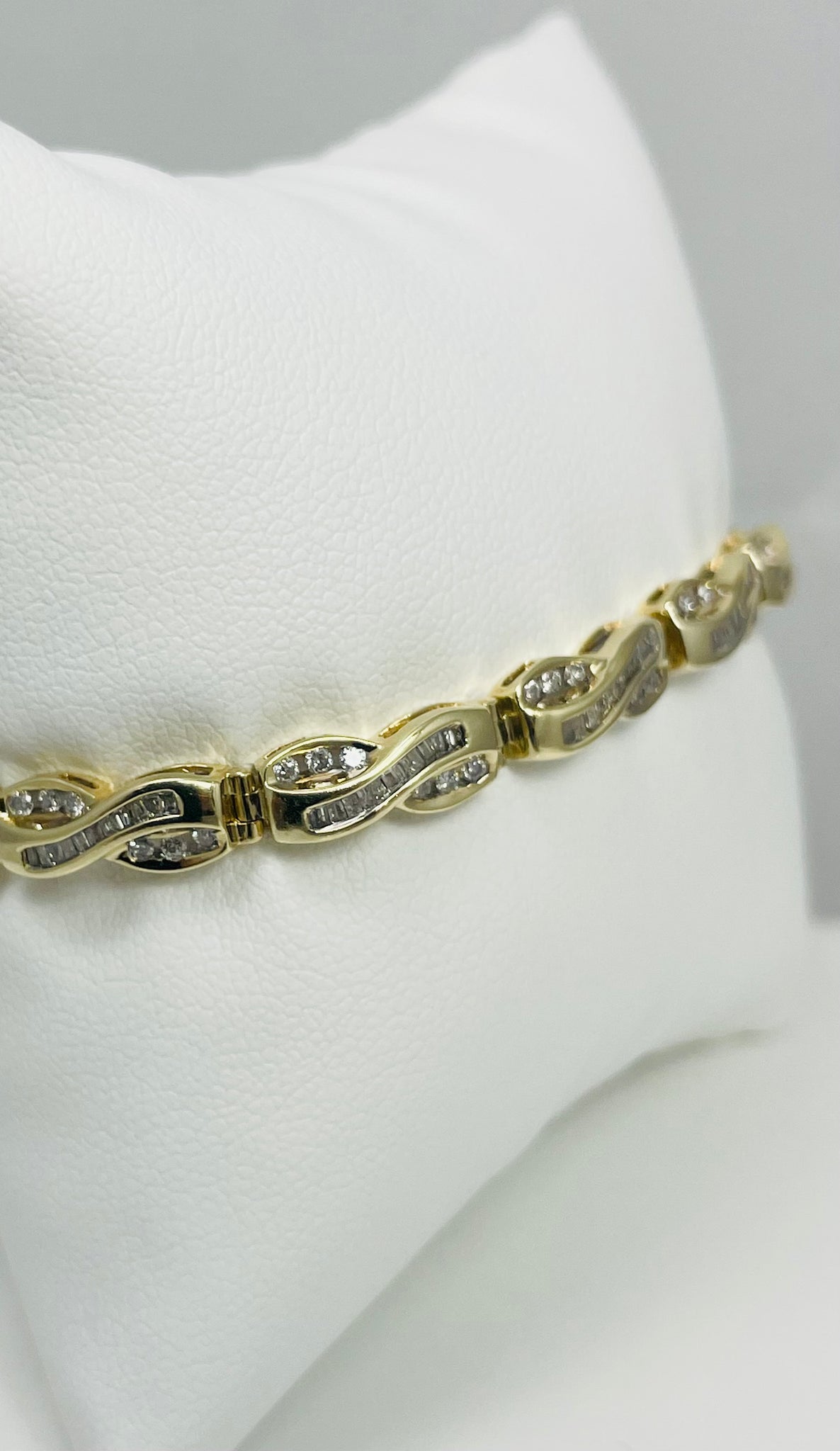 1.50ctw Natural Diamond 10k Gold Bracelet