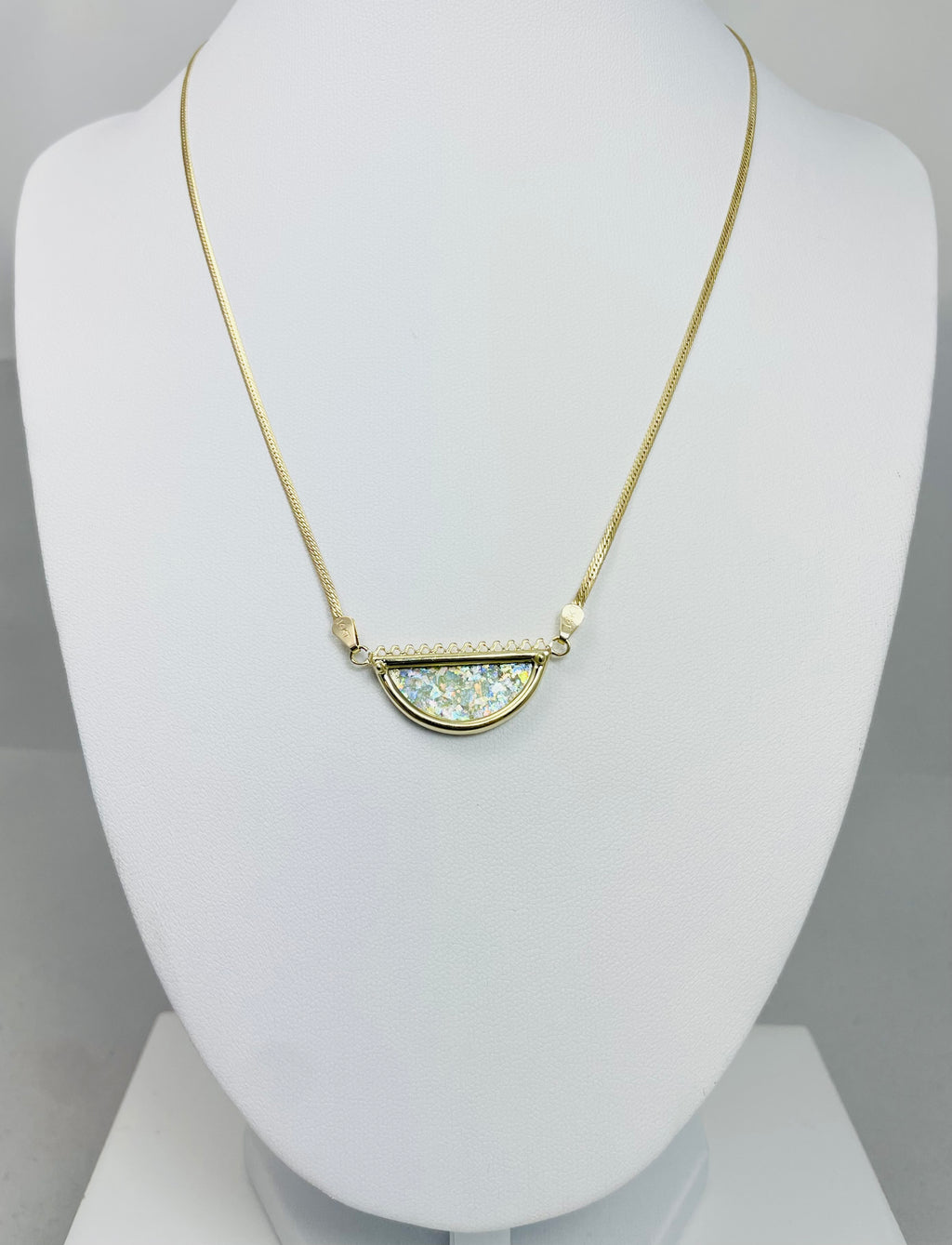 Cool Artisan Glass 14k Yellow Gold Necklace