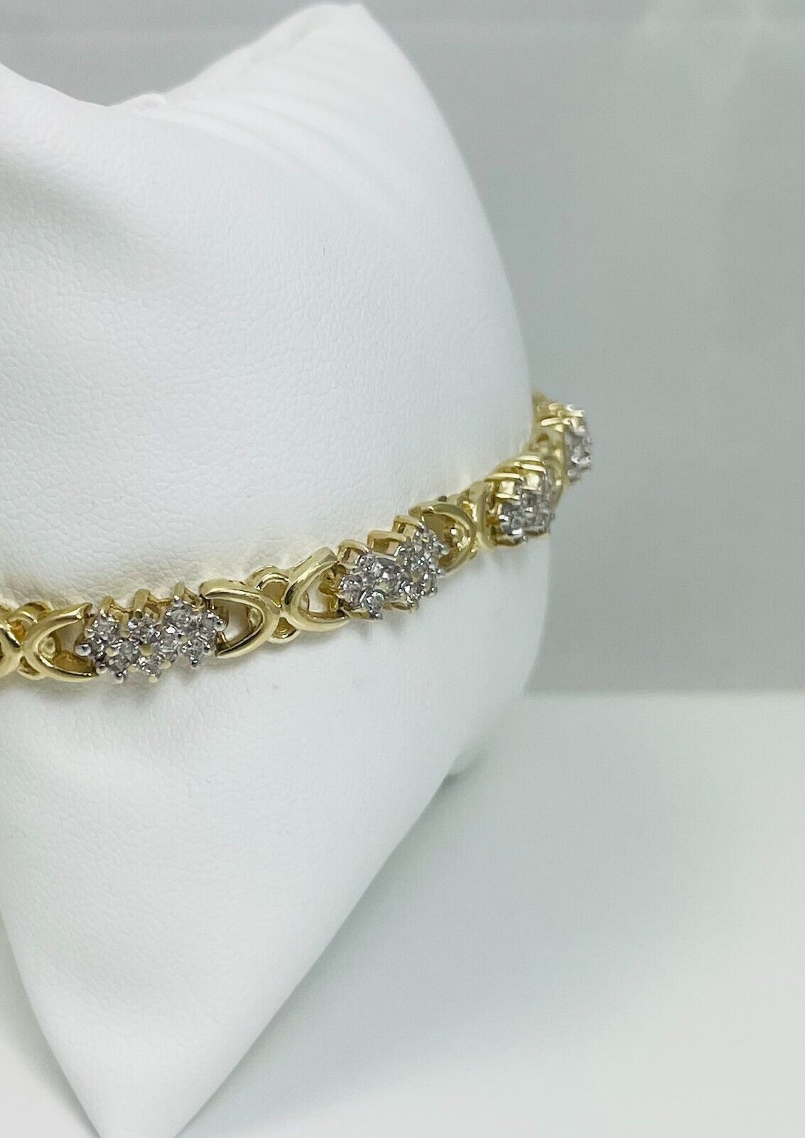 Showy 2ctw Natural Diamond 10k White Gold Bracelet