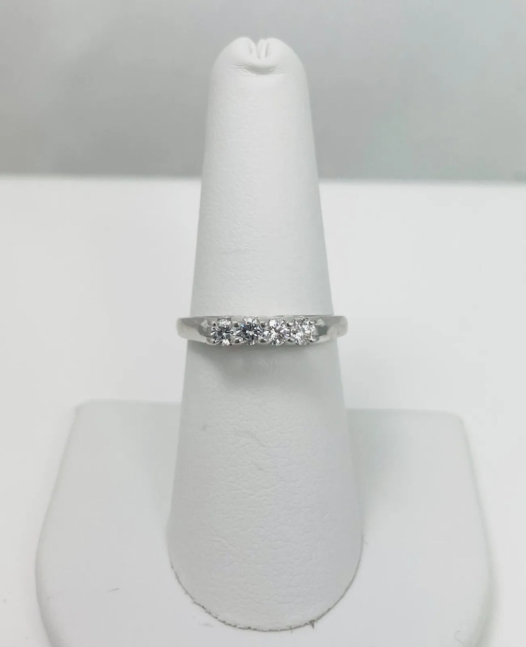 Vintage 18k White Gold Natural Diamond Ring