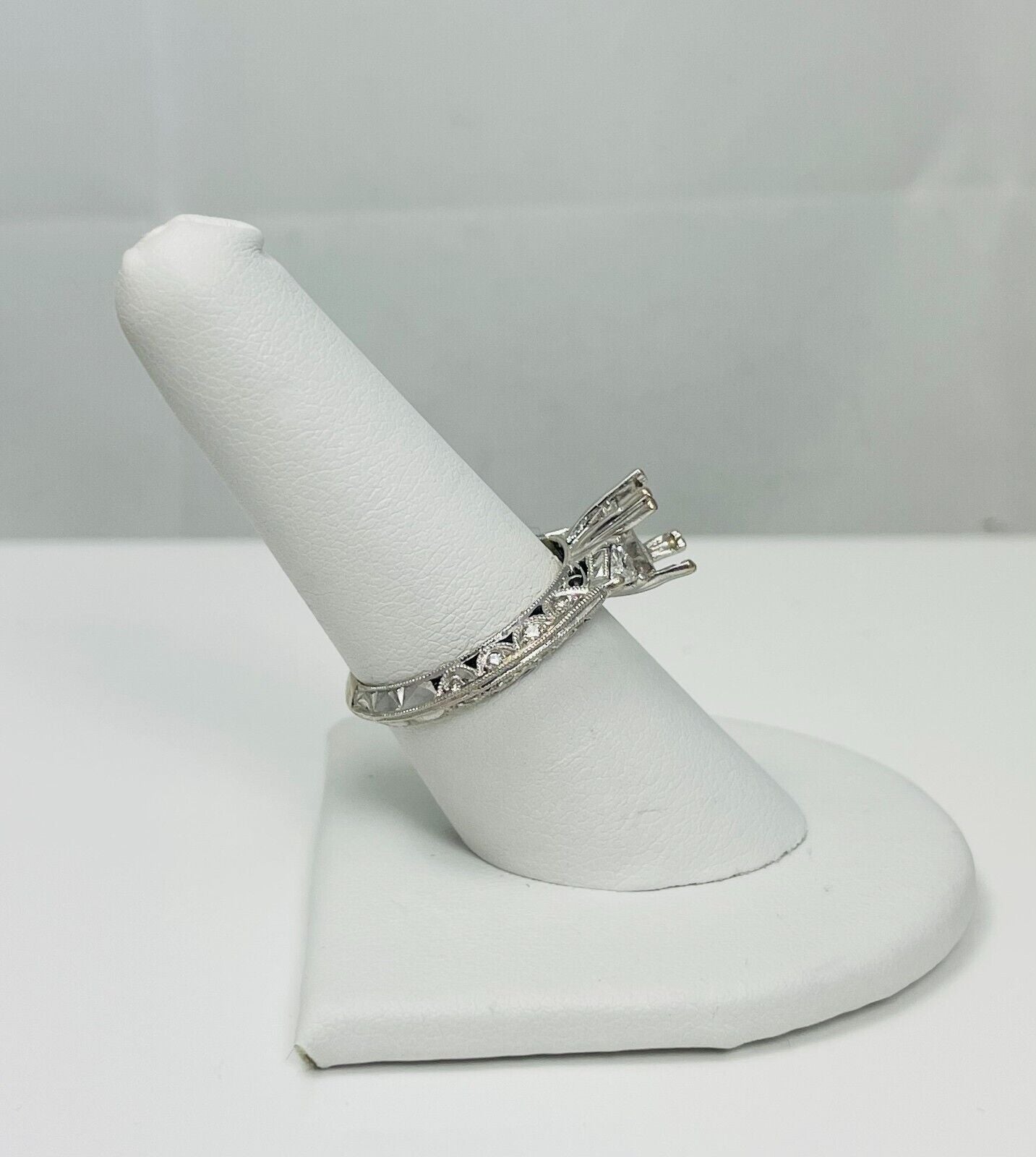 Exquisite 18k White Gold Natural Diamond Ring Mount