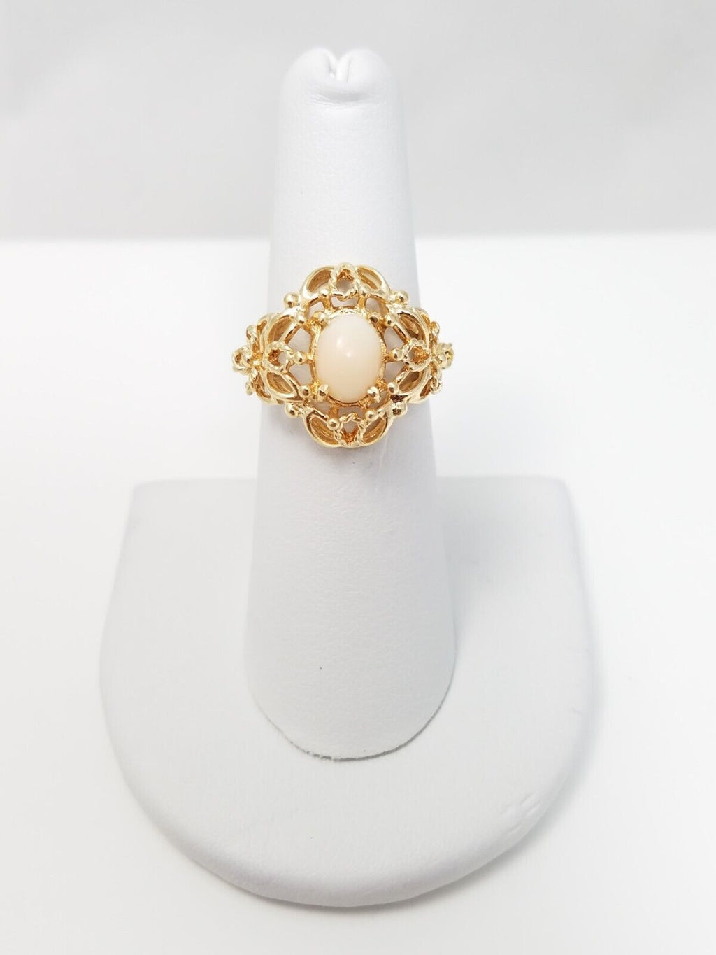 Vintage 14k Yellow Gold Natural Coral Ring