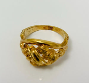 Unique Vintage 18k Yellow Gold Ring