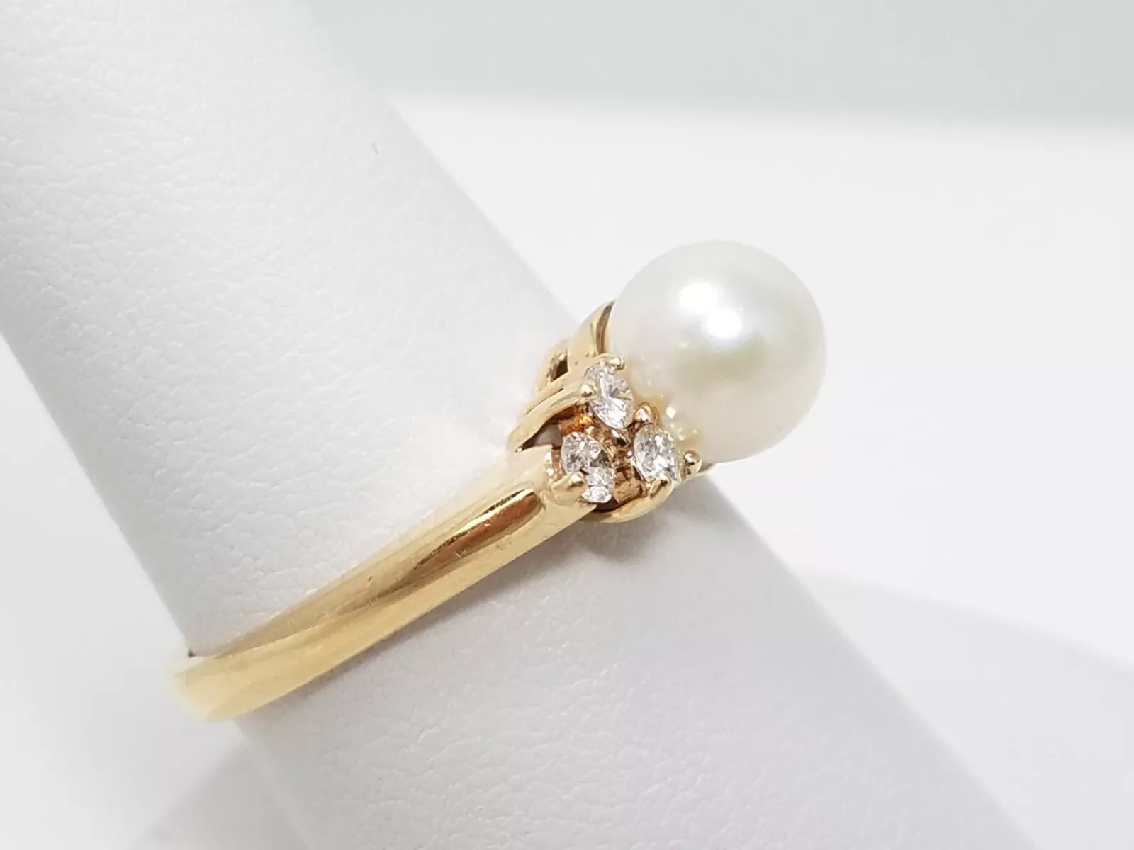 14k Yellow Gold 7.5mm Cultured Pearl Natural Diamond Ring