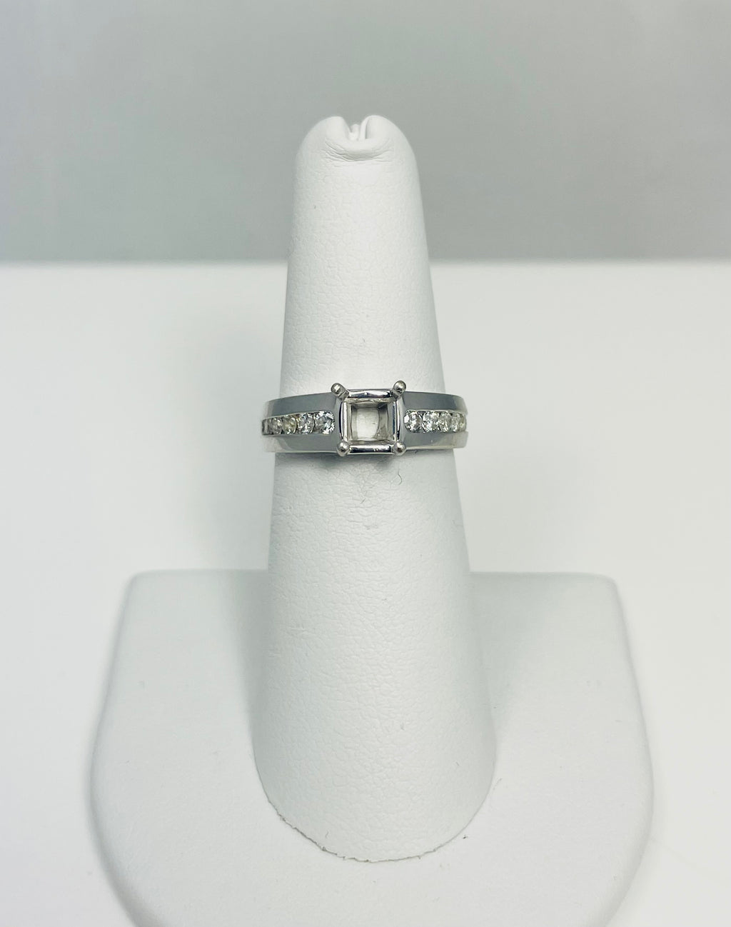 Well Made 14k White Gold Natural Diamond Ring Mount