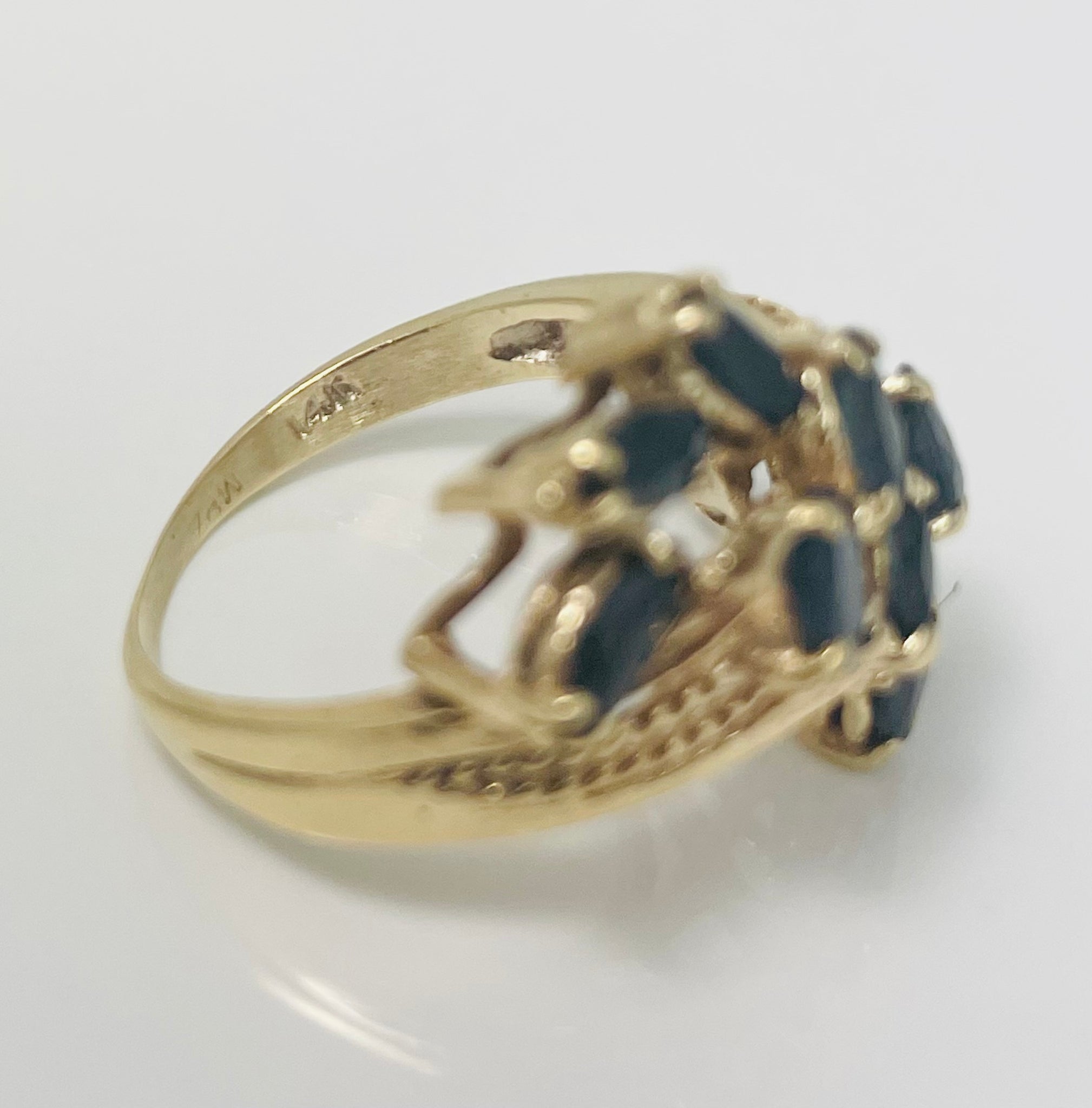 Showy Natural Sapphire 14k Yellow Gold Ring